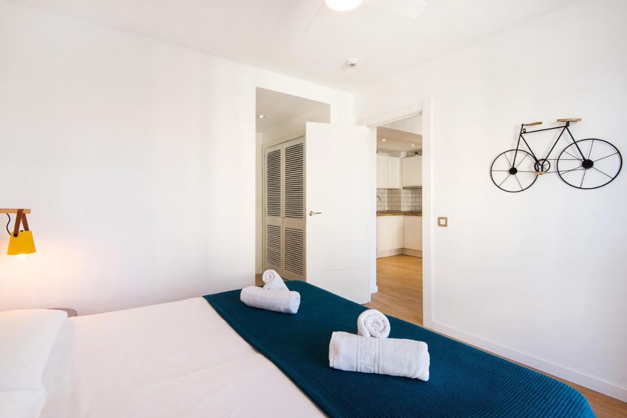 Aloha Puerto Private Apartment 1St Line Carihuela Beach Torremolinos Bagian luar foto