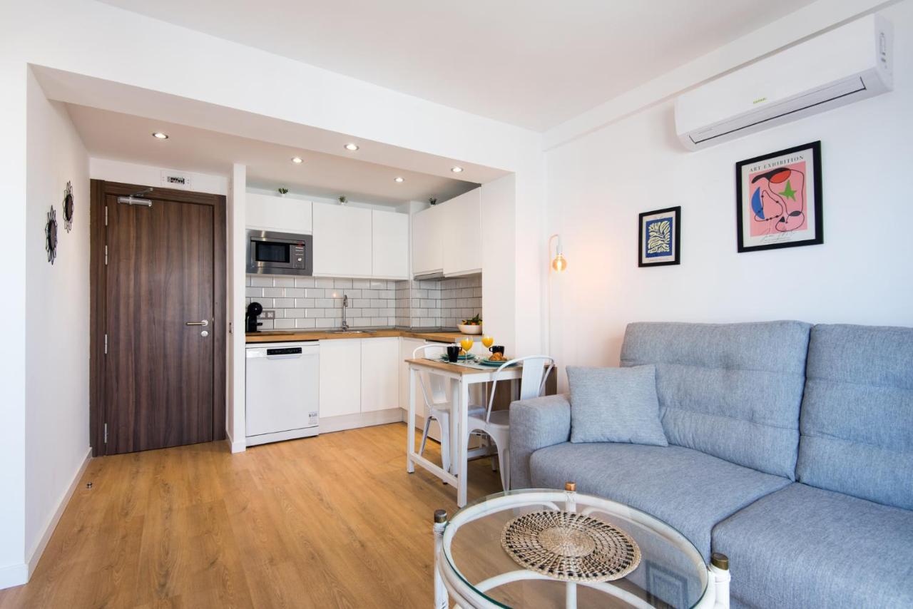 Aloha Puerto Private Apartment 1St Line Carihuela Beach Torremolinos Bagian luar foto